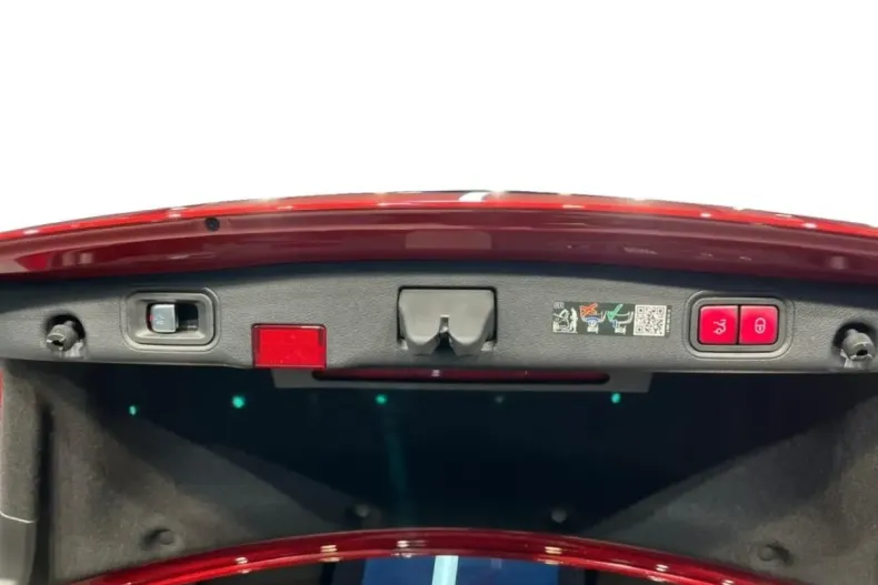 Mercedes-Benz E 300 (Clasa E) din 2023 cu 46.201 km - oferta MER182285 - foto 13