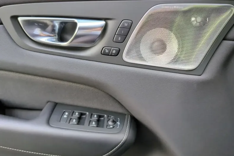 Volvo XC60 din 2021 cu 18.700 km - oferta VOL182291 - foto 17