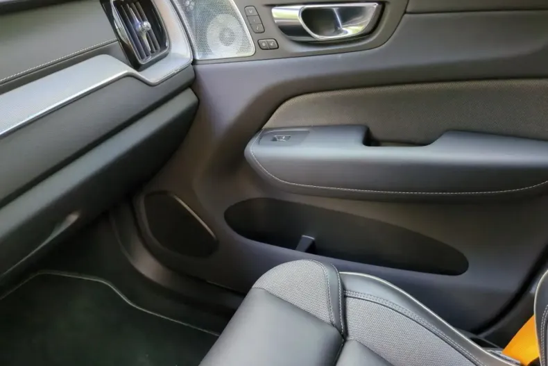 Volvo XC60 din 2021 cu 18.700 km - oferta VOL182291 - foto 19