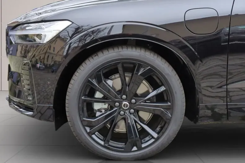 Volvo XC60 din 2025 cu 7.500 km - oferta VOL182293 - foto 7