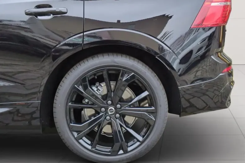 Volvo XC60 din 2025 cu 7.500 km - oferta VOL182293 - foto 8