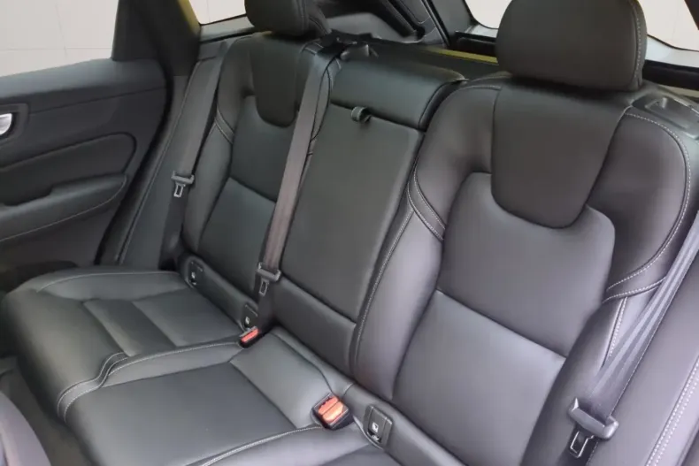 Volvo XC60 din 2025 cu 7.500 km - oferta VOL182293 - foto 10