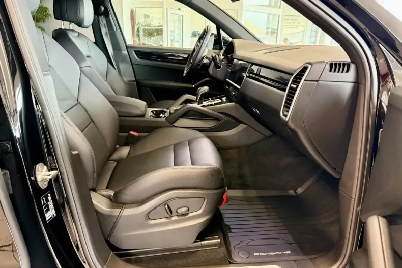 Porsche Cayenne din 2022 cu 46.715 km - oferta POR182296 - foto 12