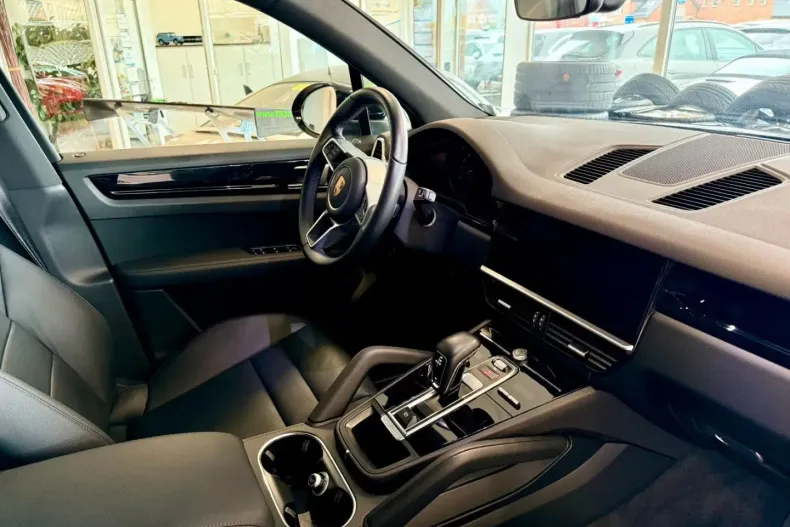 Porsche Cayenne din 2022 cu 46.715 km - oferta POR182296 - foto 13