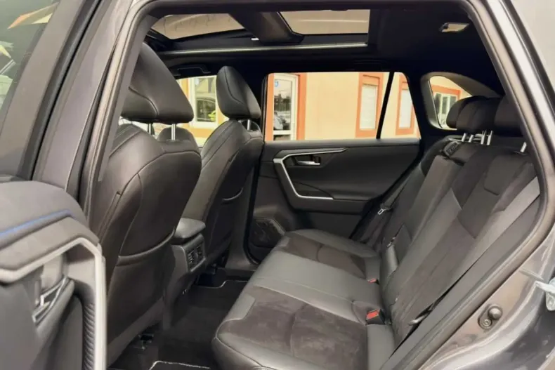 Toyota RAV4 din 2021 cu 136.000 km - oferta TOY182302 - foto 19