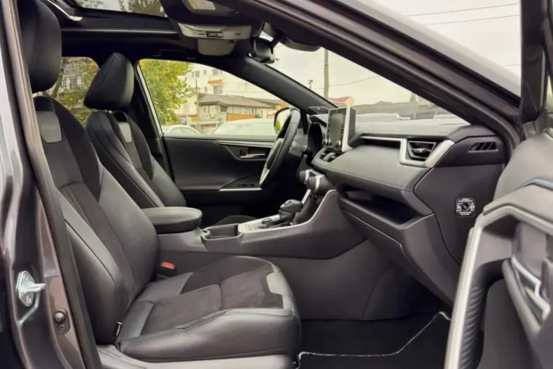 Toyota RAV4 din 2021 cu 136.000 km - oferta TOY182302 - foto 21