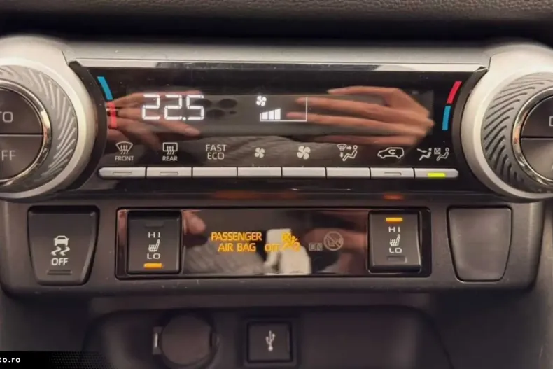 Toyota RAV4 din 2021 cu 136.000 km - oferta TOY182302 - foto 26