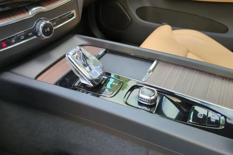 Volvo XC60 din 2022 cu 27.000 km - oferta VOL182304 - foto 21