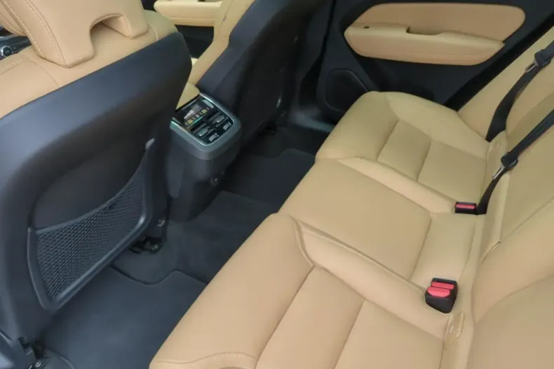 Volvo XC60 din 2022 cu 27.000 km - oferta VOL182304 - foto 30