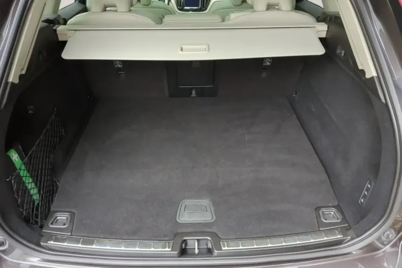 Volvo XC60 din 2023 cu 54.300 km - oferta VOL182305 - foto 9