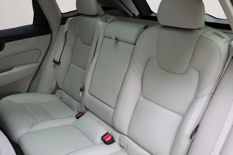 Volvo XC60 din 2023 cu 54.300 km - oferta VOL182305 - foto 10