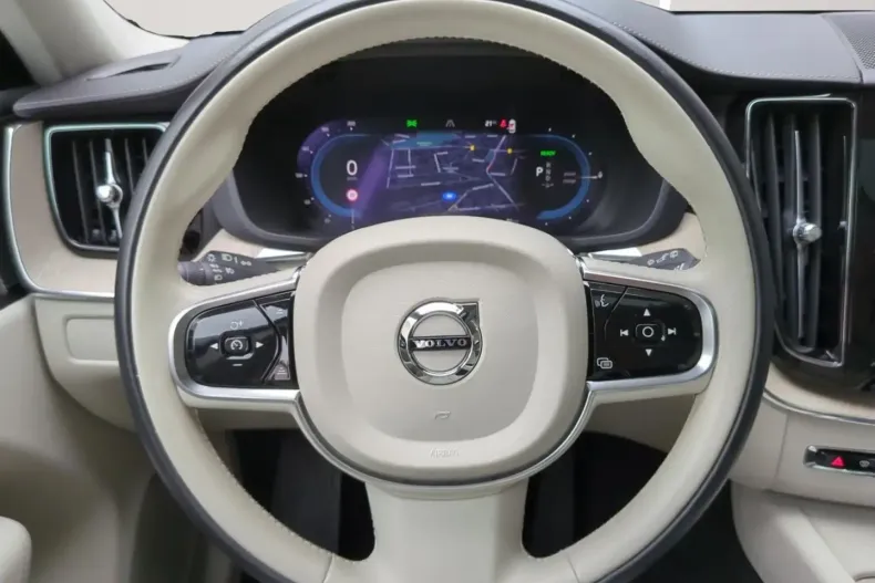 Volvo XC60 din 2023 cu 54.300 km - oferta VOL182305 - foto 12