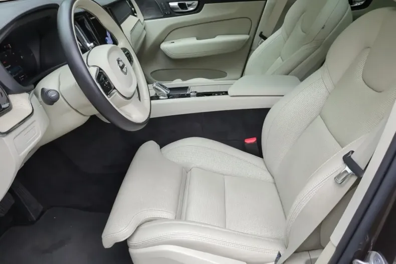 Volvo XC60 din 2023 cu 54.300 km - oferta VOL182305 - foto 16