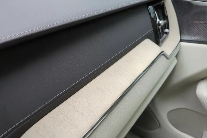 Volvo XC60 din 2023 cu 54.300 km - oferta VOL182305 - foto 23