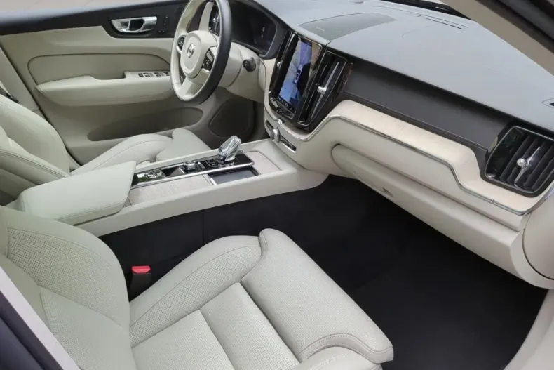 Volvo XC60 din 2023 cu 54.300 km - oferta VOL182305 - foto 25