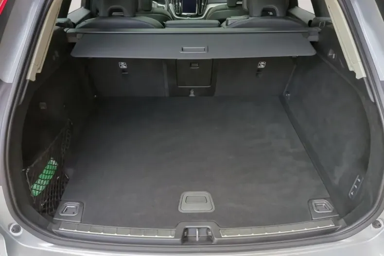 Volvo XC60 din 2023 cu 29.200 km - oferta VOL182306 - foto 9