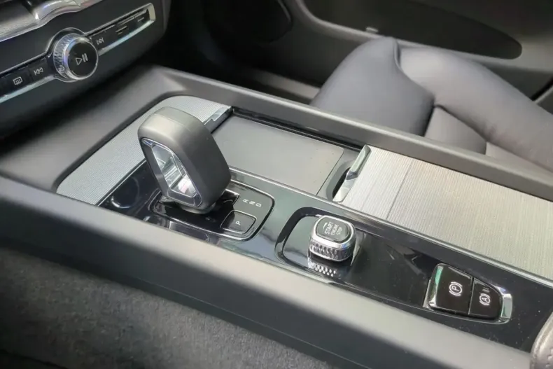 Volvo XC60 din 2023 cu 29.200 km - oferta VOL182306 - foto 22