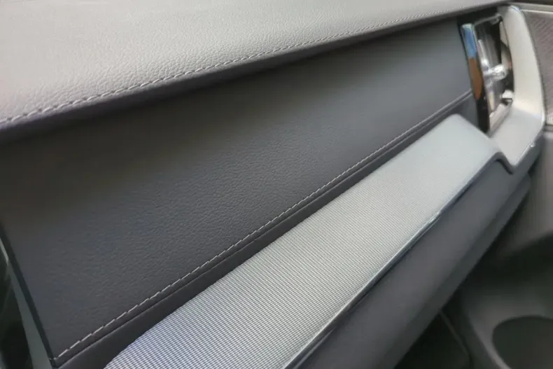 Volvo XC60 din 2023 cu 29.200 km - oferta VOL182306 - foto 24