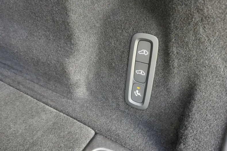 Volvo XC60 din 2023 cu 29.200 km - oferta VOL182306 - foto 29