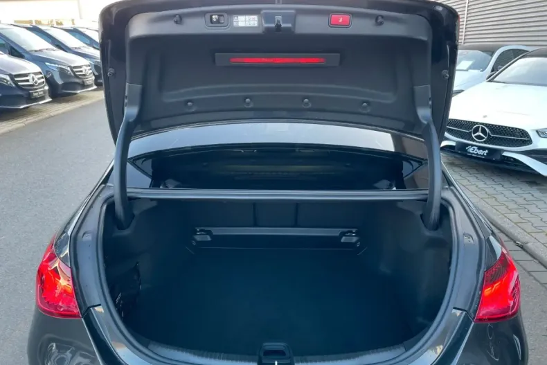 Mercedes-Benz C 200 (Clasa C) din 2024 cu 5.000 km - oferta MER182307 - foto 6