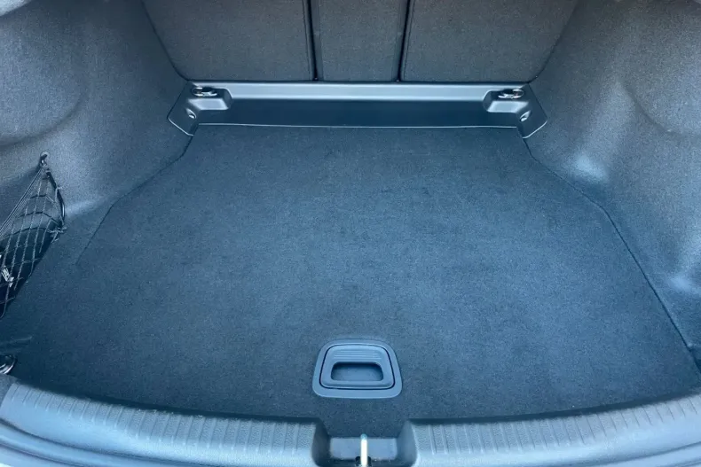 Mercedes-Benz C 200 (Clasa C) din 2024 cu 5.000 km - oferta MER182307 - foto 7