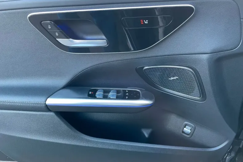 Mercedes-Benz C 200 (Clasa C) din 2024 cu 5.000 km - oferta MER182307 - foto 14