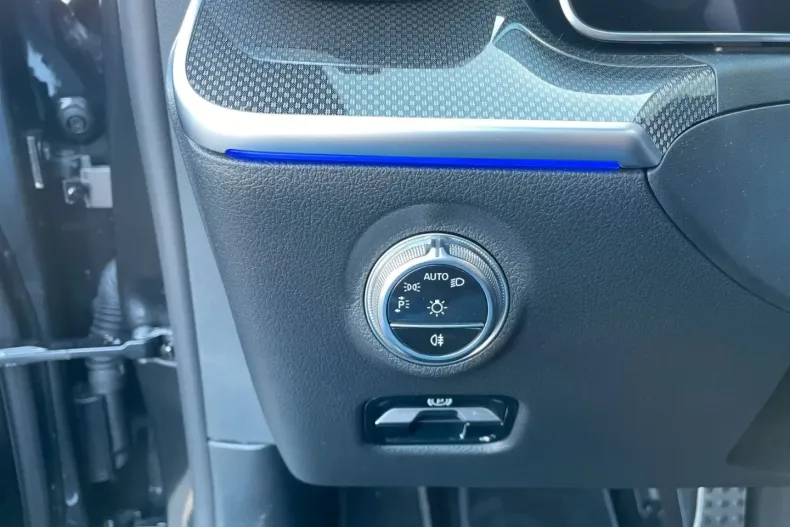 Mercedes-Benz C 200 (Clasa C) din 2024 cu 5.000 km - oferta MER182307 - foto 15