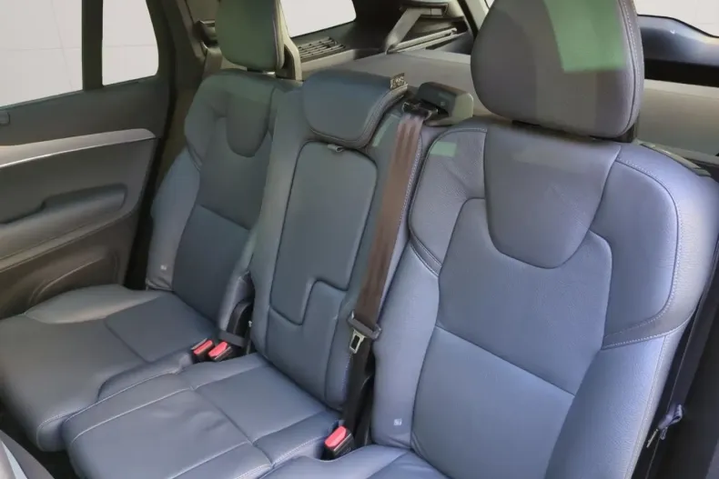 Volvo XC90 din 2021 cu 75.600 km - oferta VOL182308 - foto 10