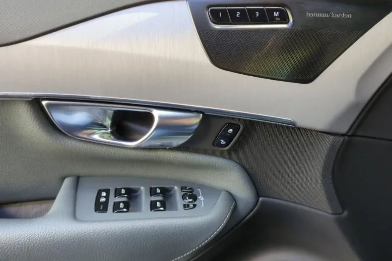 Volvo XC90 din 2021 cu 75.600 km - oferta VOL182308 - foto 17