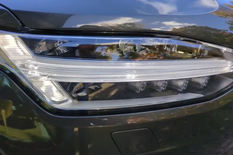 Volvo XC90 din 2021 cu 75.600 km - oferta VOL182308 - foto 27