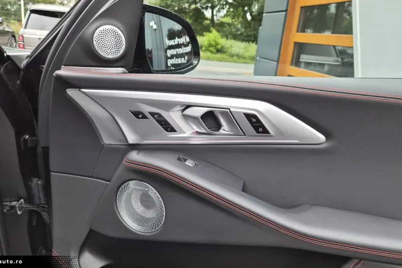 BMW XM (Seria X) din 2024 cu 9.990 km - oferta BMW182312 - foto 18