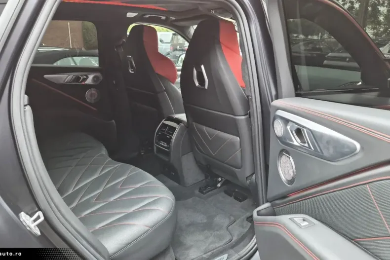 BMW XM (Seria X) din 2024 cu 9.990 km - oferta BMW182312 - foto 22