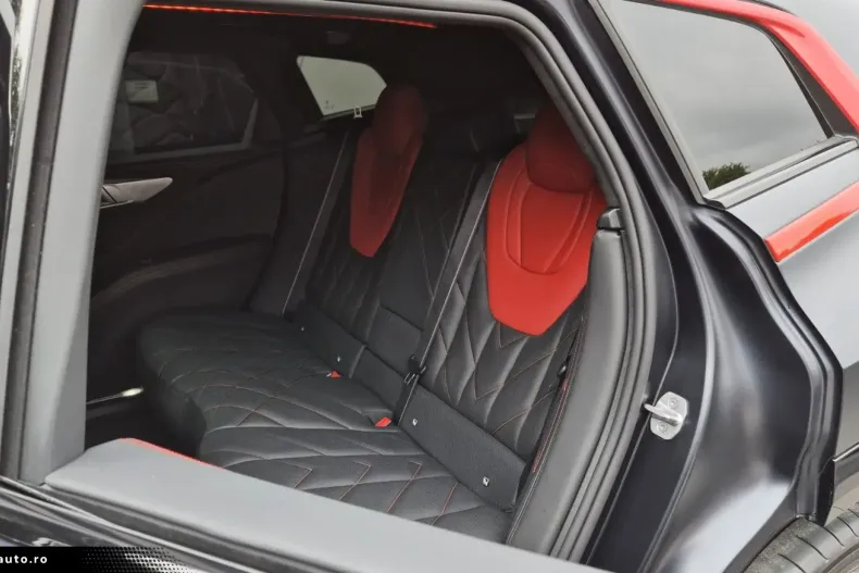 BMW XM (Seria X) din 2024 cu 9.990 km - oferta BMW182312 - foto 26