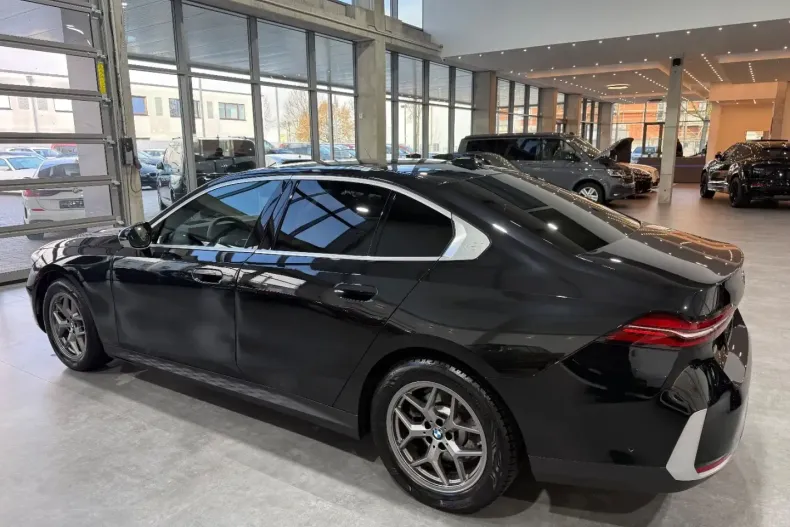 BMW 520 (Seria 5) din 2024 cu 31.900 km - oferta BMW182313 - foto 10