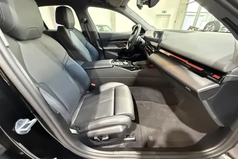 BMW 520 (Seria 5) din 2024 cu 31.900 km - oferta BMW182313 - foto 15