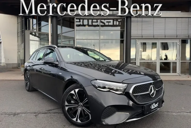 Mercedes-Benz E 300 (Clasa E) din 2025 cu 8.596 km - oferta MER182318 - foto 1