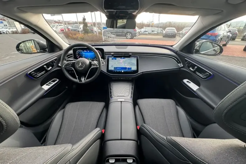 Mercedes-Benz E 300 (Clasa E) din 2025 cu 8.596 km - oferta MER182318 - foto 17