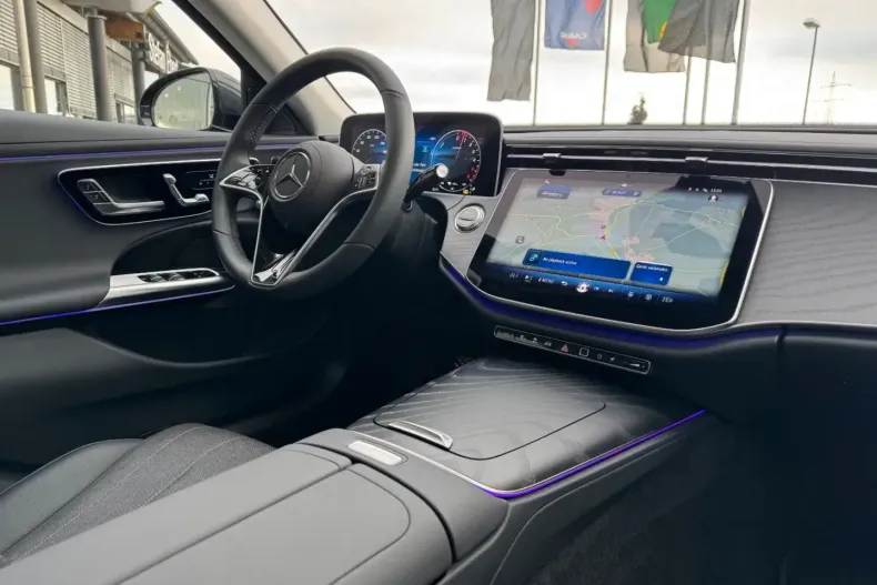 Mercedes-Benz E 300 (Clasa E) din 2025 cu 8.596 km - oferta MER182318 - foto 18