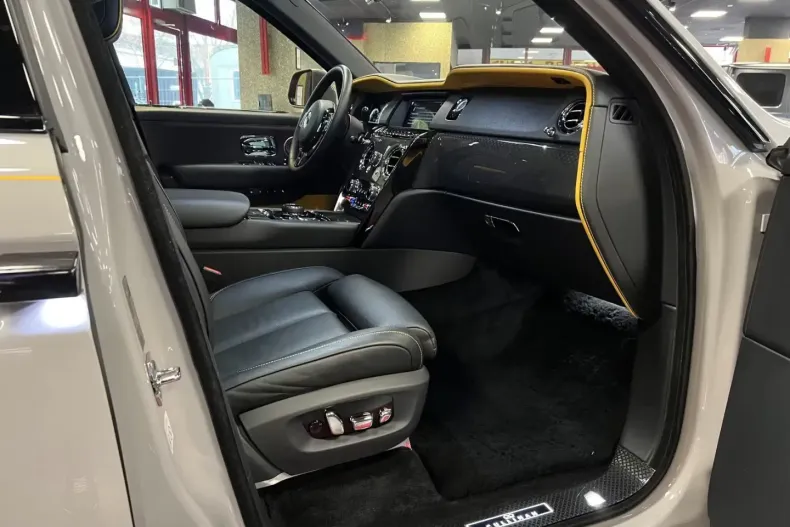 Rolls-Royce Cullinan din 2024 cu 42.500 km - oferta ROL182319 - foto 13