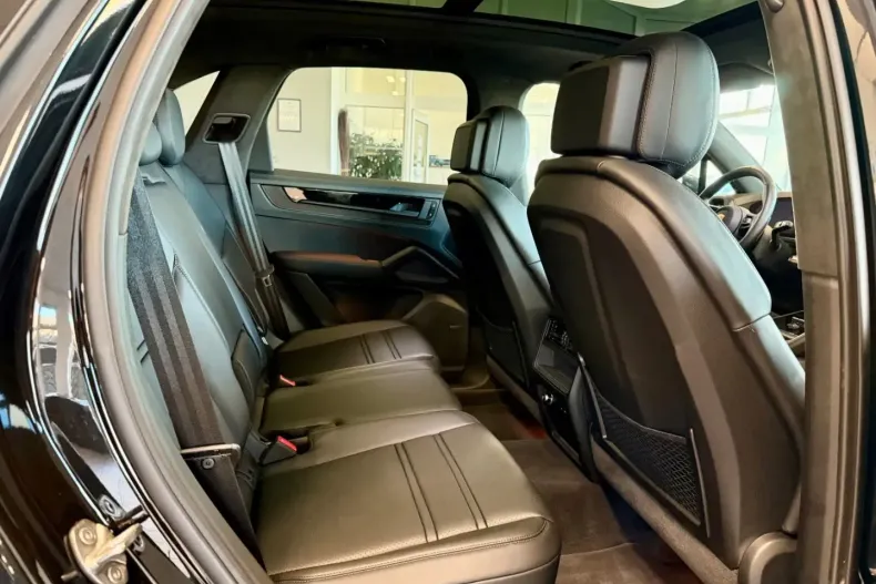 Porsche Cayenne din 2025 cu 5.850 km - oferta POR182321 - foto 11