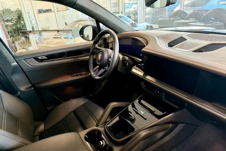 Porsche Cayenne din 2025 cu 5.850 km - oferta POR182321 - foto 13