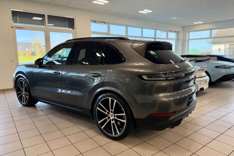 Porsche Cayenne din 2023 cu 29.987 km - oferta POR182322 - foto 2