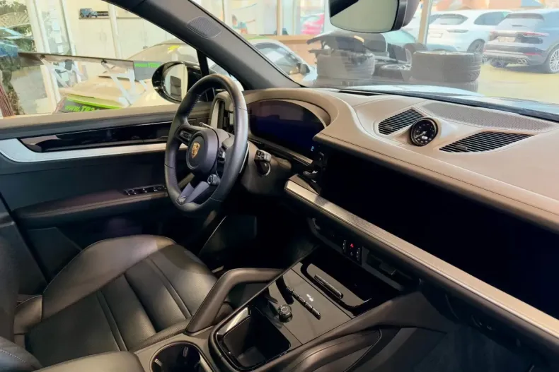 Porsche Cayenne din 2023 cu 29.987 km - oferta POR182322 - foto 13