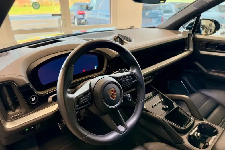 Porsche Cayenne din 2023 cu 29.987 km - oferta POR182322 - foto 14