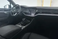 Volkswagen Touareg din 2023 cu 69.640 km - oferta VOL182324 - foto 9