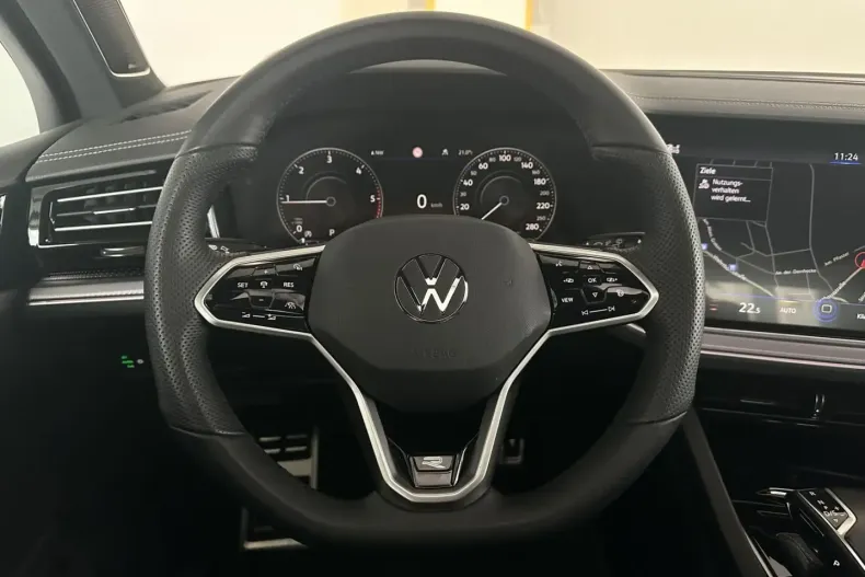 Volkswagen Touareg din 2023 cu 69.640 km - oferta VOL182324 - foto 14