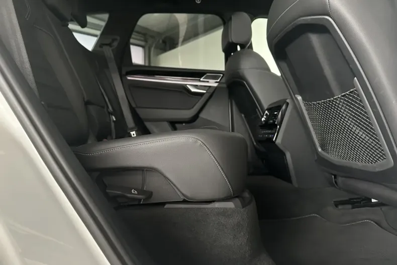 Volkswagen Touareg din 2023 cu 69.640 km - oferta VOL182324 - foto 25