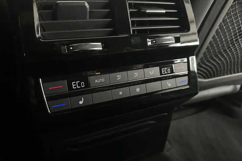 Volkswagen Touareg din 2023 cu 69.640 km - oferta VOL182324 - foto 27