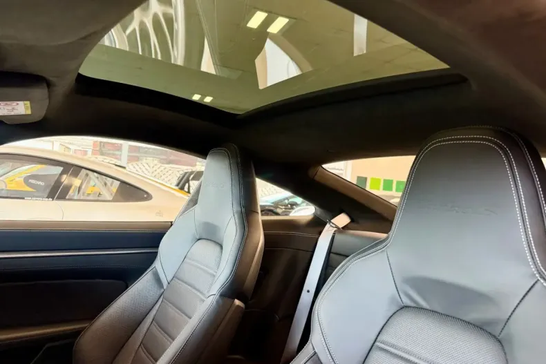 Porsche 992 din 2022 cu 11.992 km - oferta POR182325 - foto 8