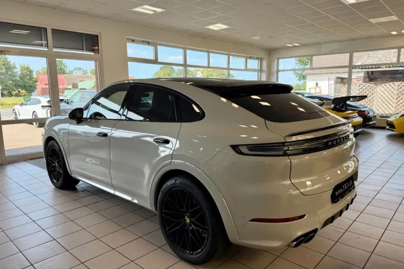 Porsche Cayenne din 2023 cu 33.598 km - oferta POR182328 - foto 3